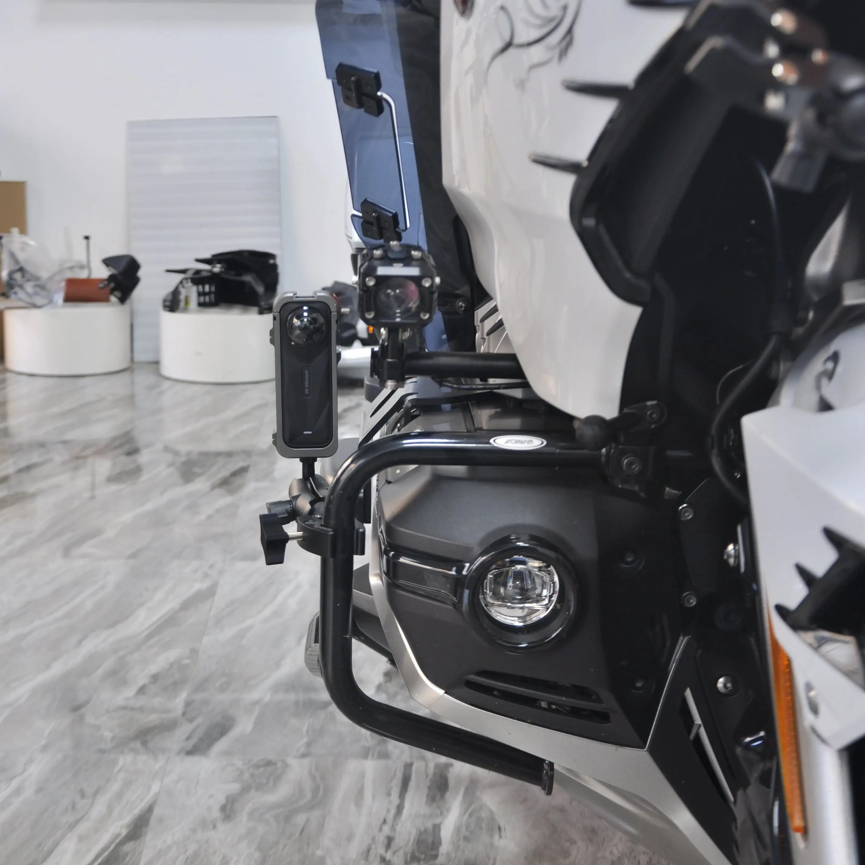 

For Honda Gold Wing BMW Indian Harley-Davidson Universal For Motorcycle Bumper Round Tubes Action Camera Bracket Set