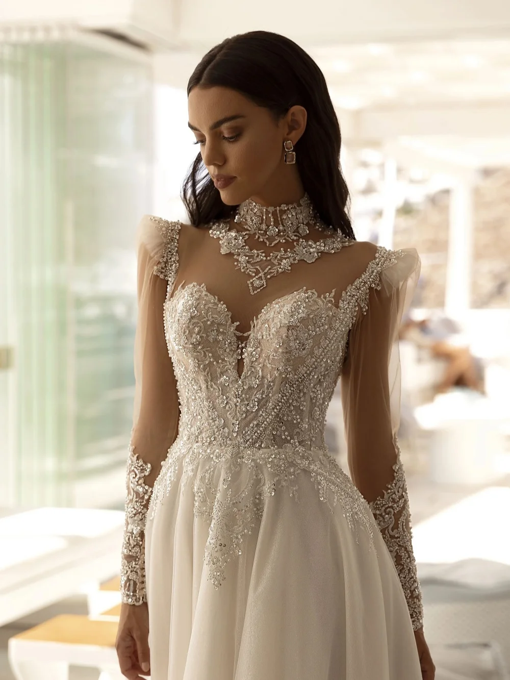 Nuovo abito da sposa in pizzo con perline ricamate Abito da sposa modesto a maniche lunghe con collo alto e abiti squisiti personalizzati per la sposa