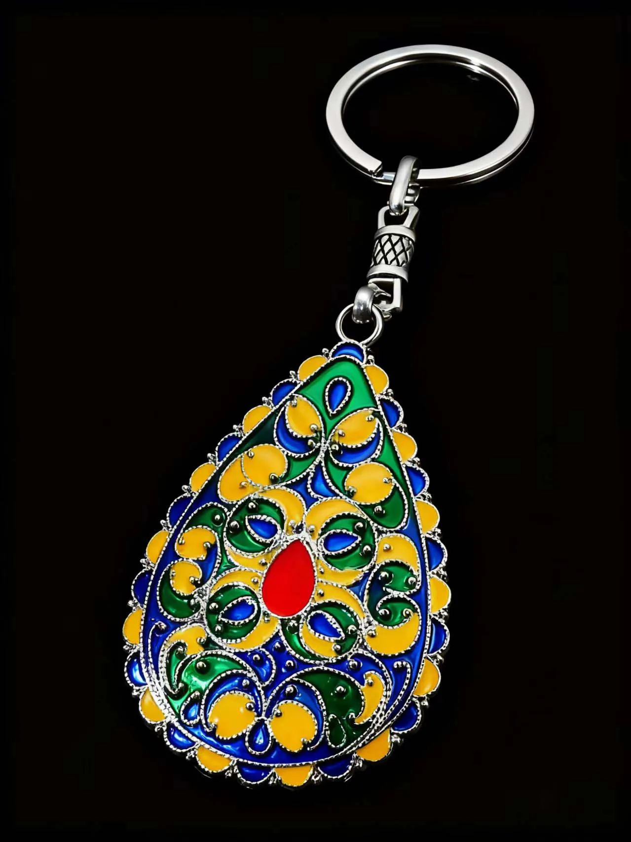 Silver Kabyle Jewelry Keychain with Enamel Pattern Design