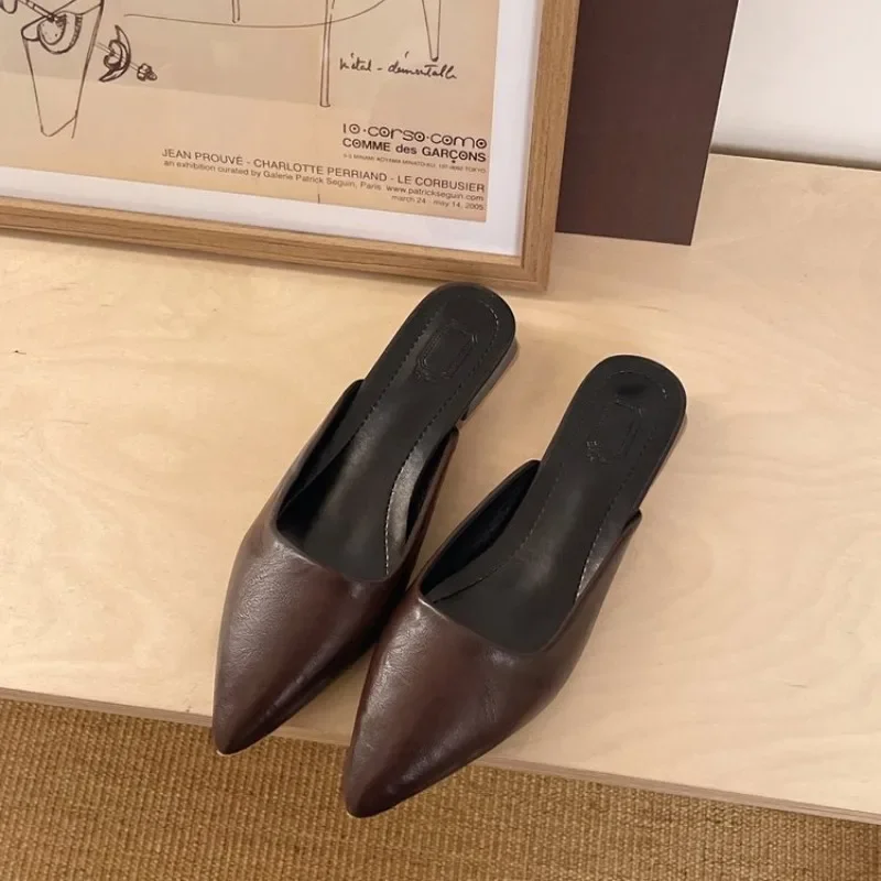 Spitze Zehenpartie, rückenfreie Mules für Damen – Modische Slip-Ons mit niedrigem Blockabsatz, elegante Büro-Slipper, bequeme Sandaletten – Detail 7