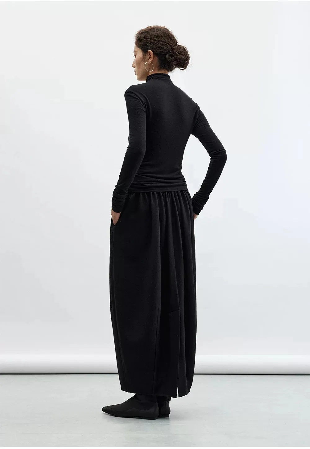 100% Wool Three-Dimensional Cut Flower Bud Skirt, Designed with a Relaxed and Lazy Style, New Model for Women in the Fall/Winter 2026 Season
