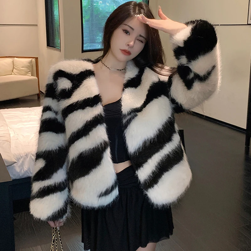 

Women V-Neck Striped Plush Faux Fur Jacket Winter Korean Temperament Fashion Design Sense Covered Button Casual Thickening Coat