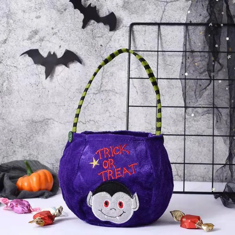 Sac Cadeau Halloween Chat Noir Sorcière - usage example