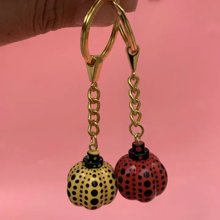 

Художественный кулон Yayoi Kusama, фирменная тыква в горошек, подвесное украшение уникального дизайна, декор художника, креативный аксессуар