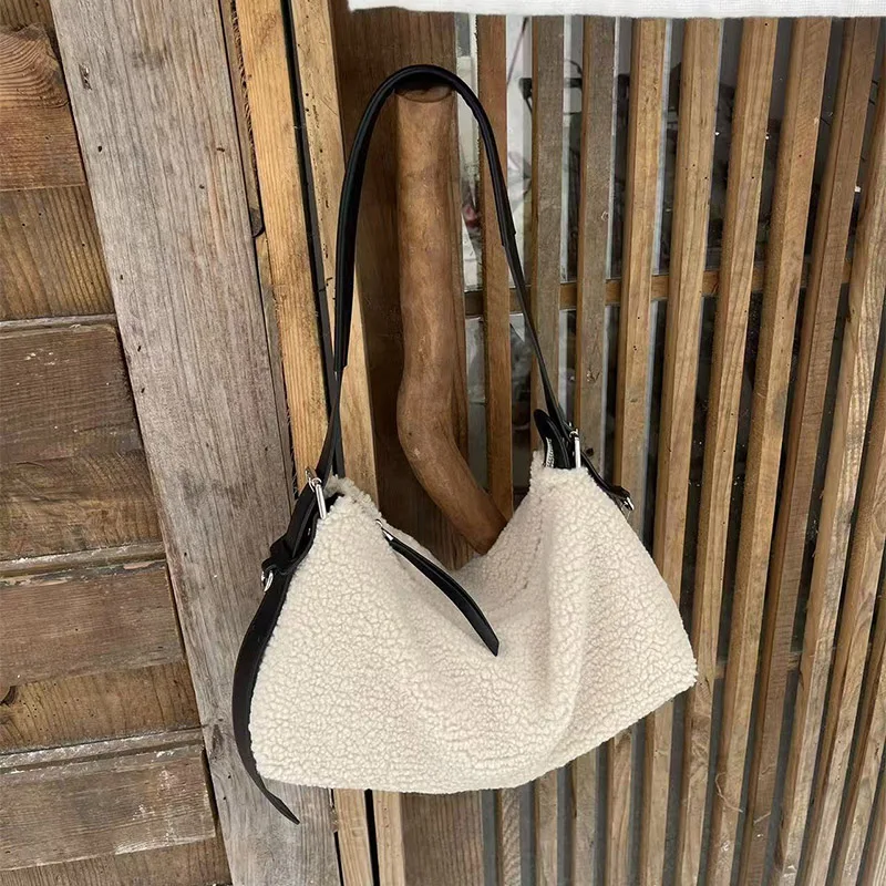 

Fashion new autumn and winter women's simple and cute plush armpit bag casual sweet design personalized solid color portable bag
