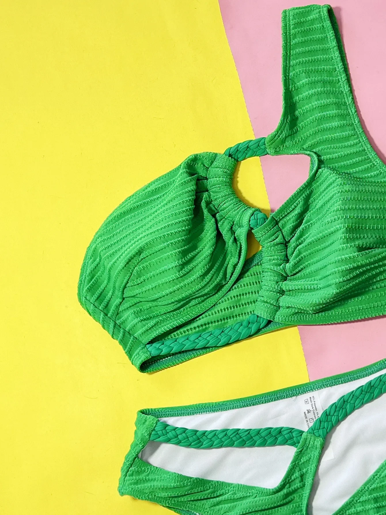 Costume da bagno intero verde tinta unita da donna, bikini scavato a vita alta 2024, costumi da bagno con spalle irregolari per vacanze estive al mare