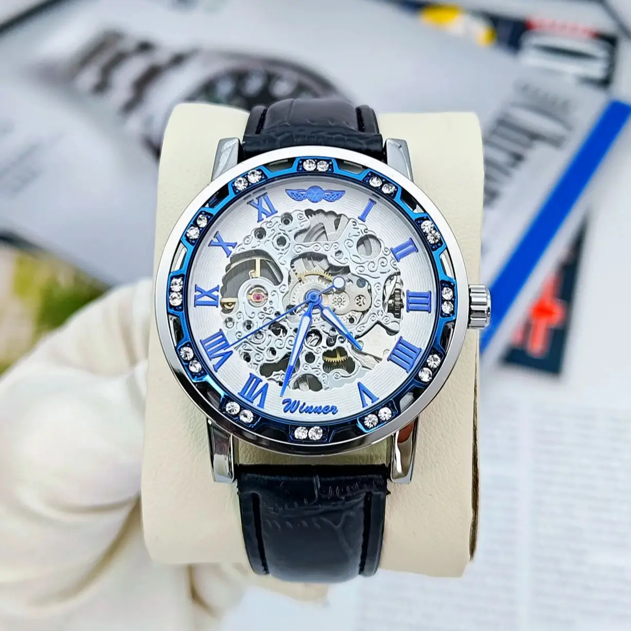 

Новые мужские механические часы без батареи с полым прозрачным дном, мужские механические часы со светящимися ручными механическими часами, инкрустированными бриллиантами, мужские часы