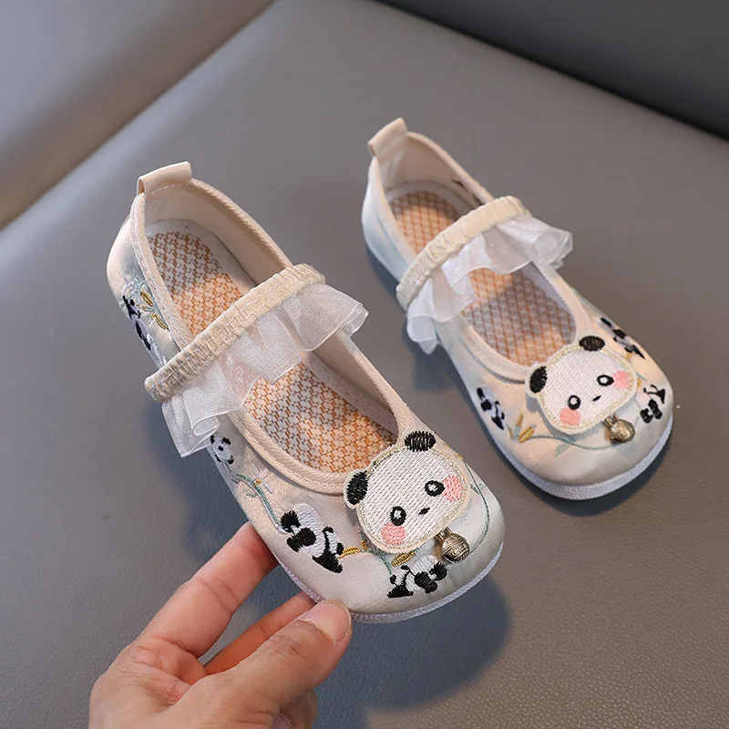 Chinese Traditional Shoes for Kids Girl Fashion New Embroidery Hanfu Dance Shoe Panda Pattern Cloth Shoes Princess Ballet Flats