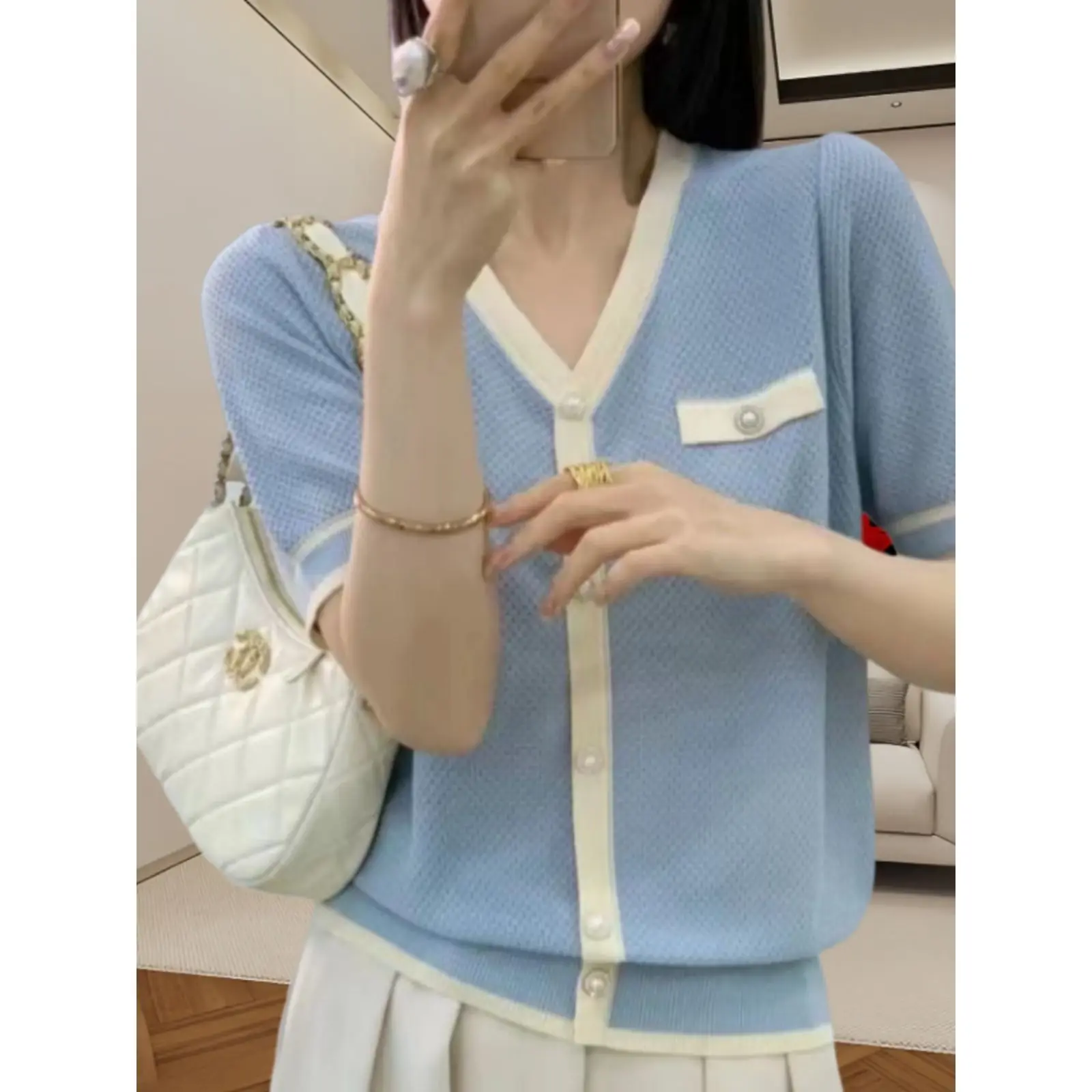 

Summer T-Shirts New Ice Silk Women's V-Neck Solid Button Simplicity Office Lady Loose Fashion Short Sleeve Knitting Tops Z225