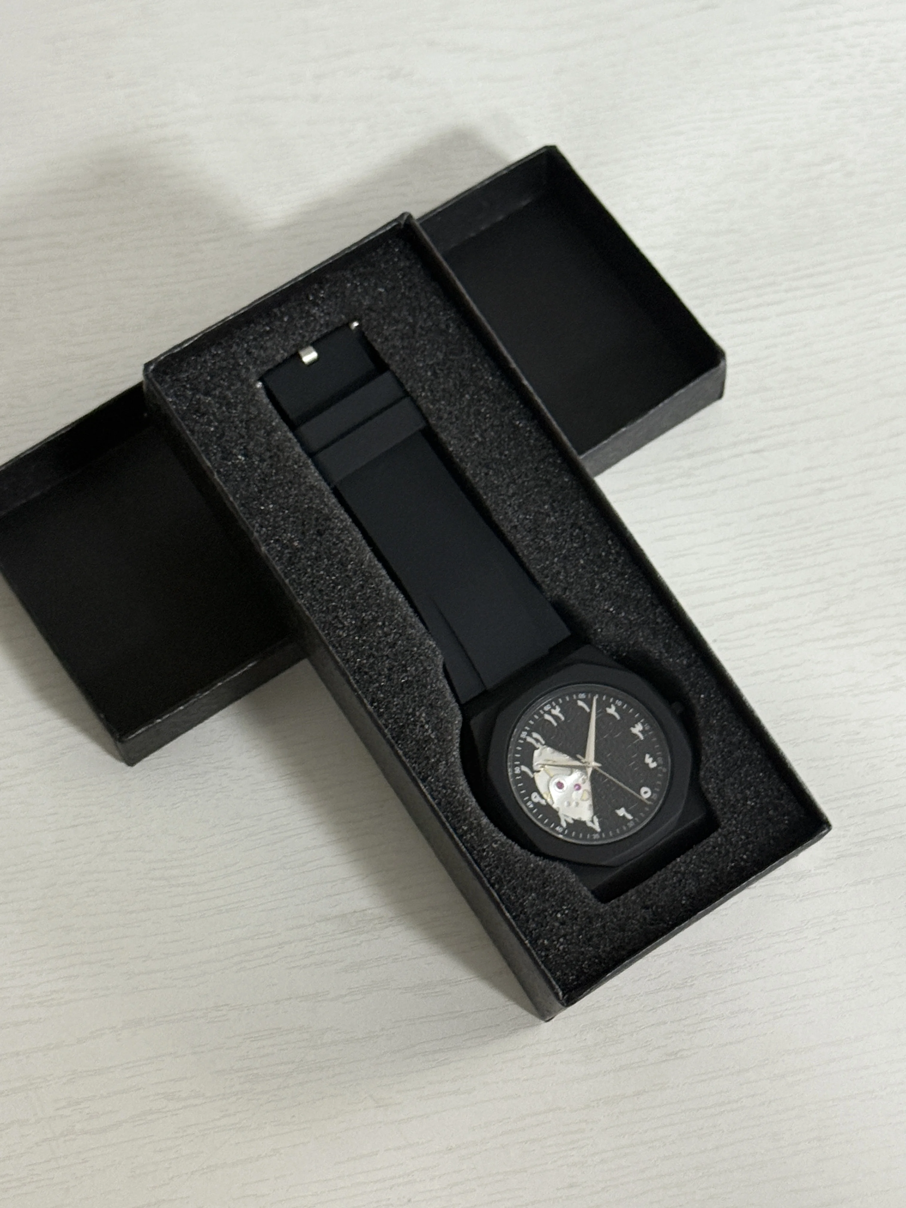 ساعة كوارتز ميكانيكية تناظرية للرجال أرقام عربية مقاومة للماء، ساعة عمل رجالية عصرية بحزام سيليكون من البولي كربونات #4