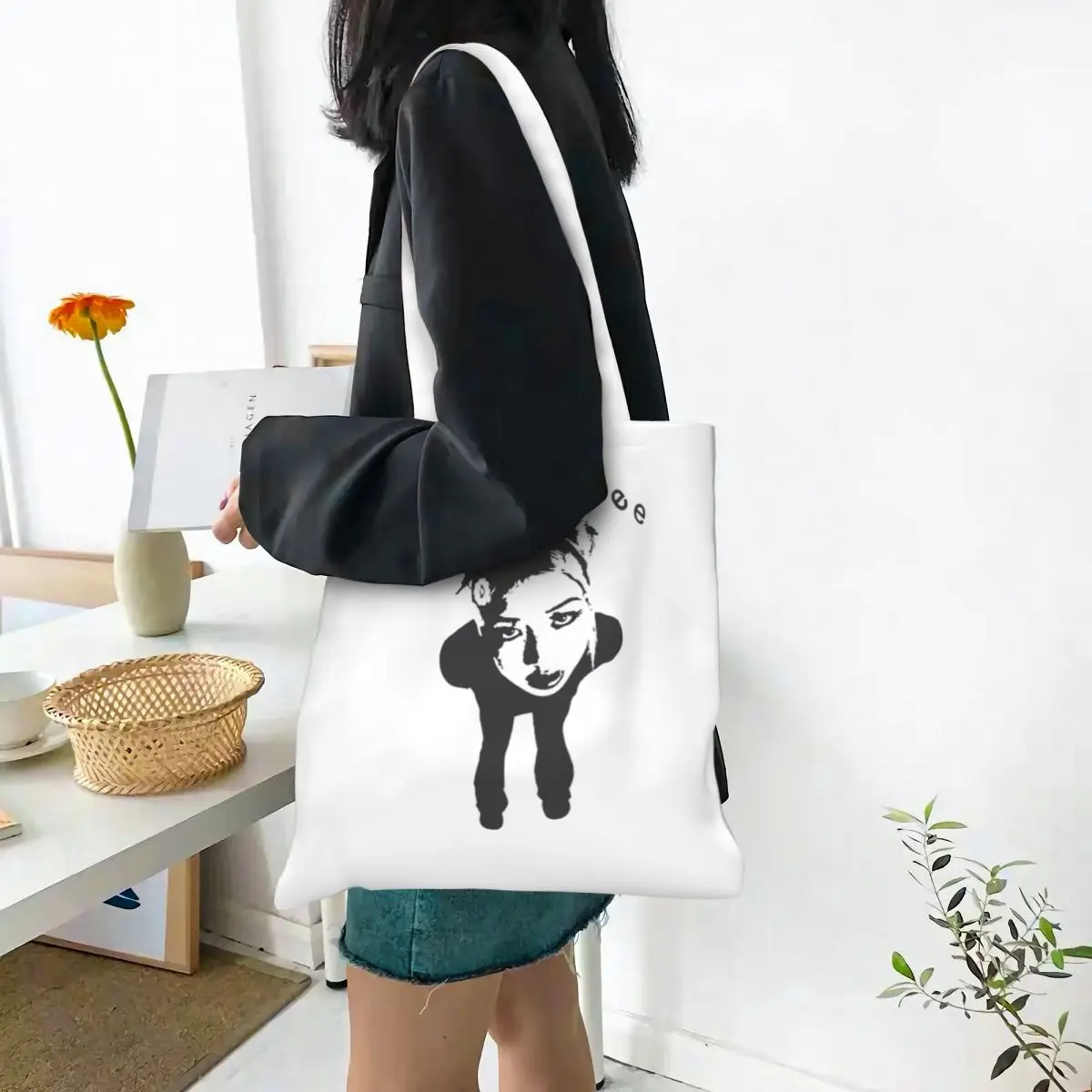 Beabadoobee Music Shopping Bags Canvas The Tote Bag Reusable for Women Shoulder Tote Travel Handbag