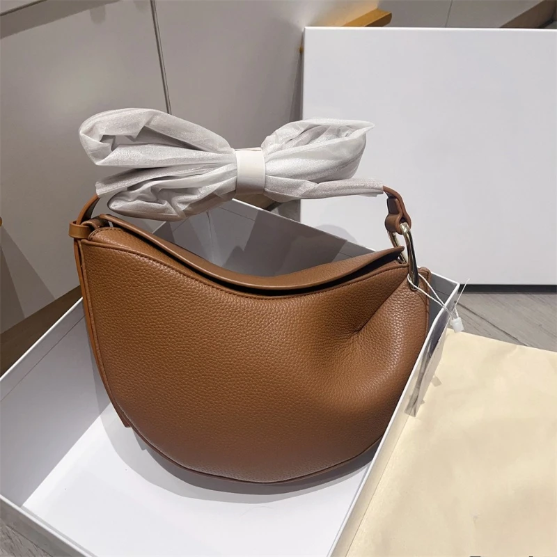 

Simple and Fashionable Lychee Patterned Women's One Shoulder Diagonal Cross Dumpling Bag, Mobile Phone Change Storage Bag