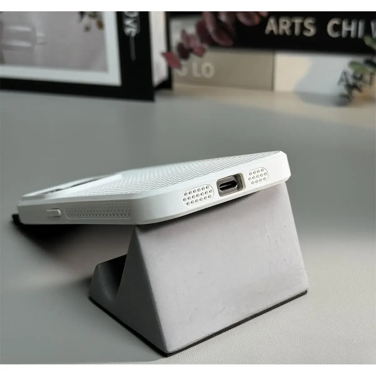 For Magsafe Luxury Heat Dissipation Mesh Case For iPhone 15 Pro Max 14 Plus 13 12 11 Magnetic Wireless Charging Breathable Cover