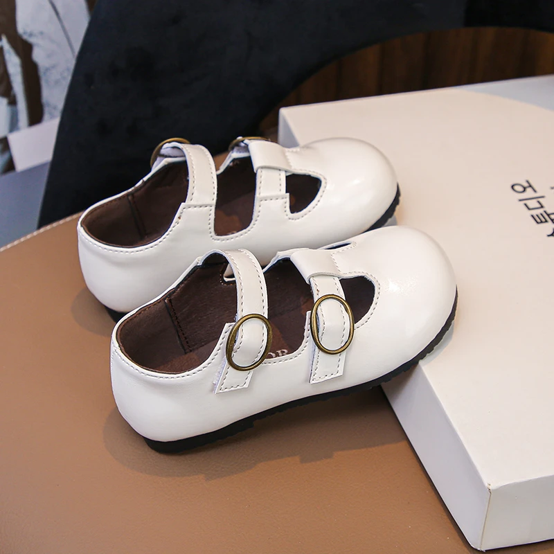Toddler Girls T-Strap Leather Shoes with Buckle 2026 New Spring Kid Ballet Flats Soft Sole Classic Simple Retro Kids Party Shoes