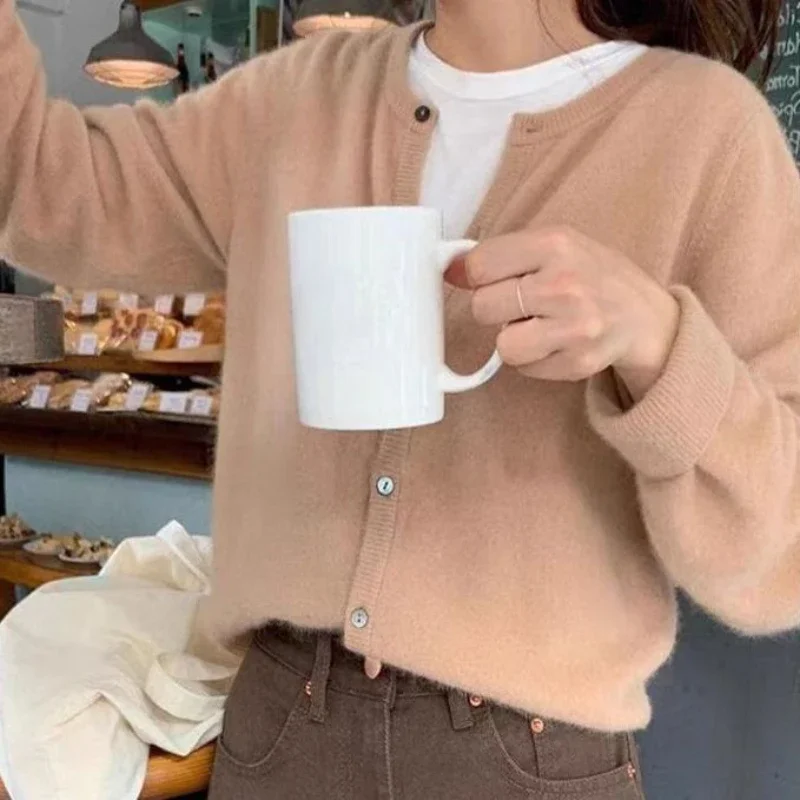 เสื้อคาร์ดิแกนถักนิตติ้งสำหรับผู้หญิงเสื้อสเวตเตอร์บางคอกลมแขนยาวกระดุมแถวเดียวสไตล์เกาหลีสีทึบชิค