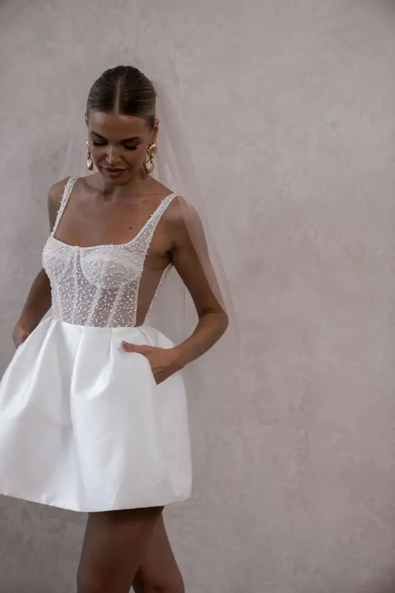 On Zhu vestido de novia corto sin mangas con tirantes finos, corsé transparente con cuentas y perlas, espalda descubierta