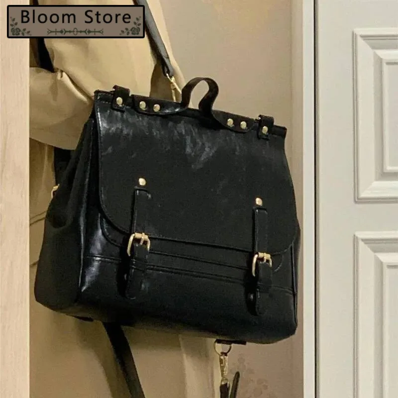 

Retro Studded Backpack Women Academy Style Large Capacity Leather Messenger Ladies High End Multi Functional Crossbody Bag