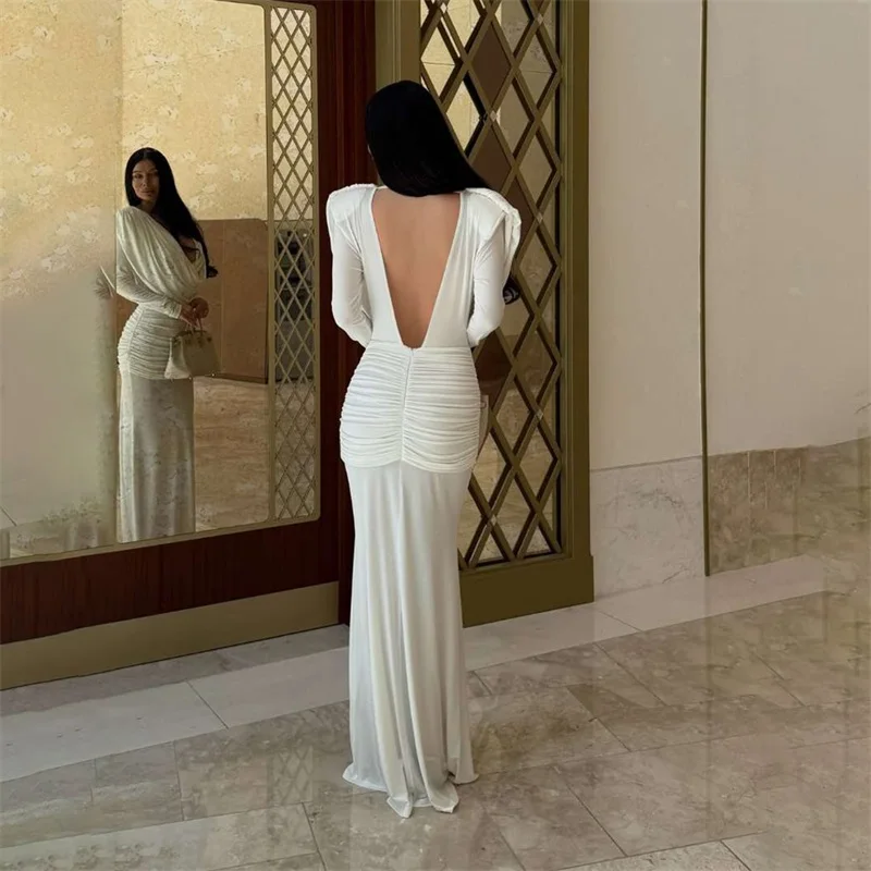 Abito da sera autunnale da donna con scollo a V profondo a pieghe, manica lunga, tubino, fasciatura sottile, elegante gonna da festa bianca senza schienale. Novità