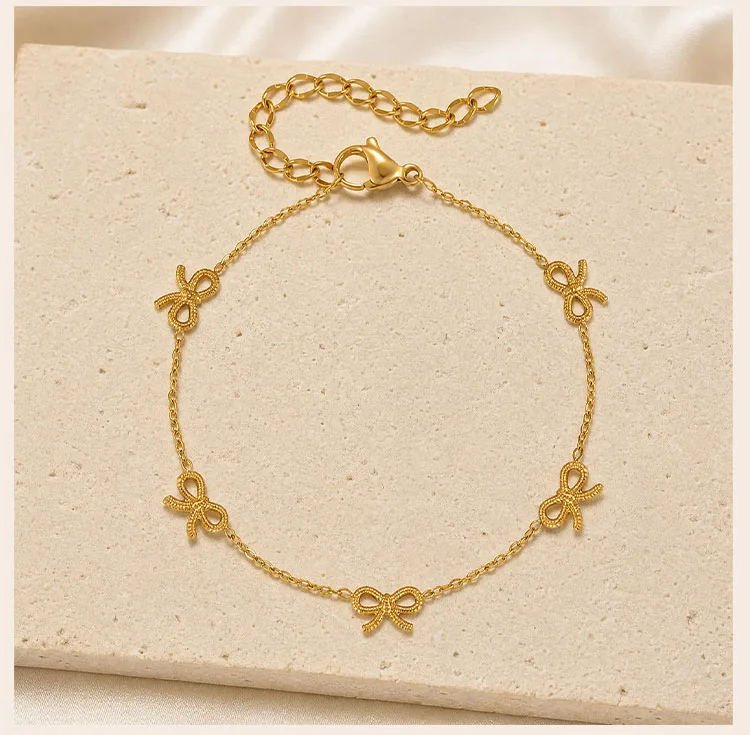 Armband mit mehreren Schleifenanhängern, zarte Kette aus goldfarbenem Edelstahl, Modeschmuck-Sortiment – Detail 4