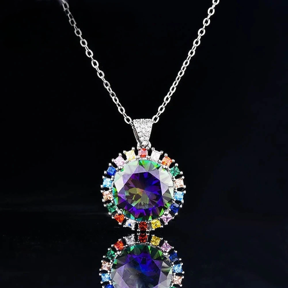 Luxuriöser halbvergoldeter 925er Sterlingsilber-Anhänger mit ultrahellem blauem Saphir. Bunte Edelstein-Halskette, entworfen für Frauen. – Detail 9
