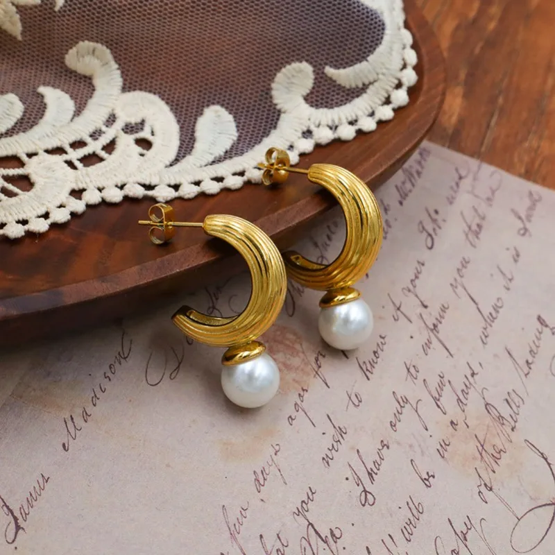 

Simple and Versatile Earrings C-shaped Irregular Pearl Ear Buckles Do Not Fade Popular Jewelry Earrings