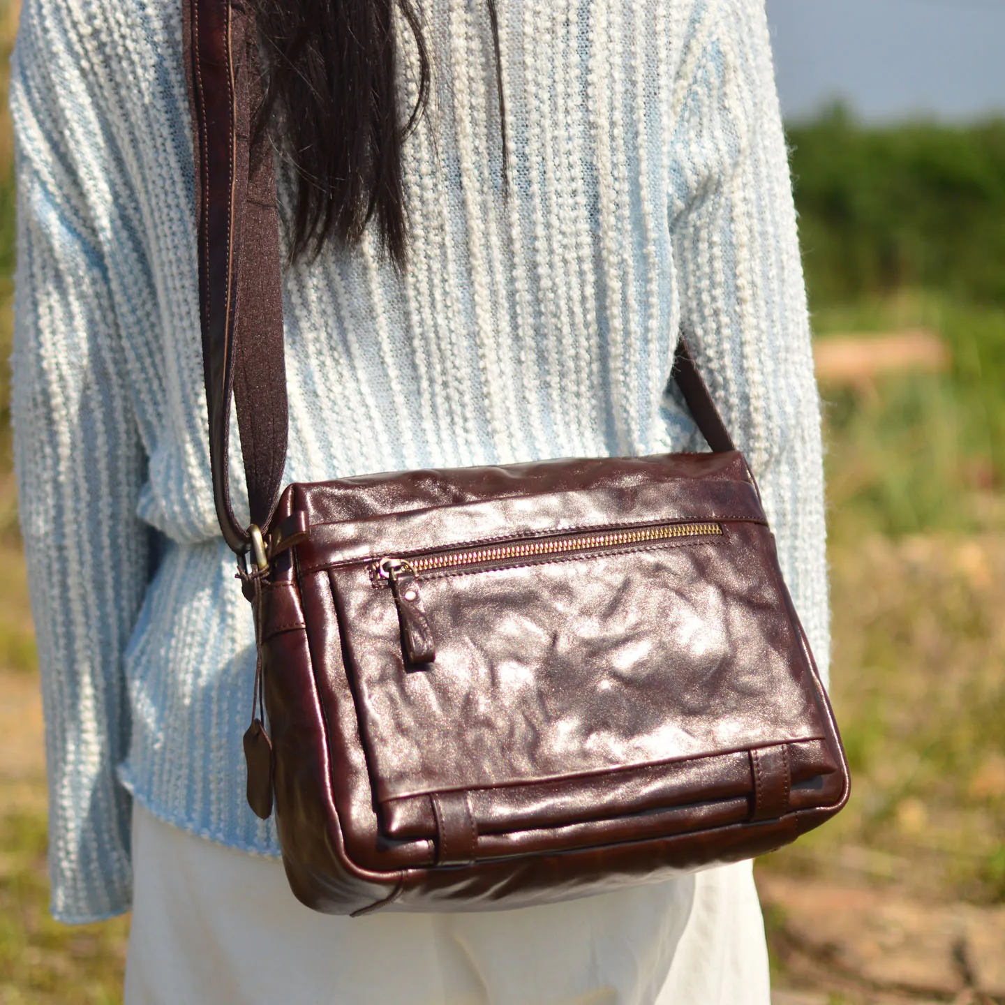 AETOO Vintage original single-shoulder crossbody bag with large capacity, made of genuine leather, suitable for casual commuting