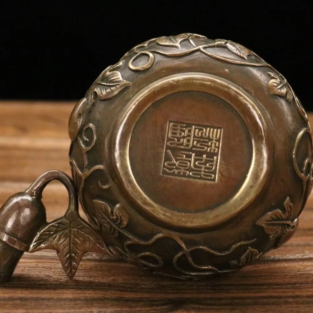 Antique-Style Gourd Ornament with Lid: Auspicious Gourd Home Decor, Hanging Ornament, Handcrafted Gift