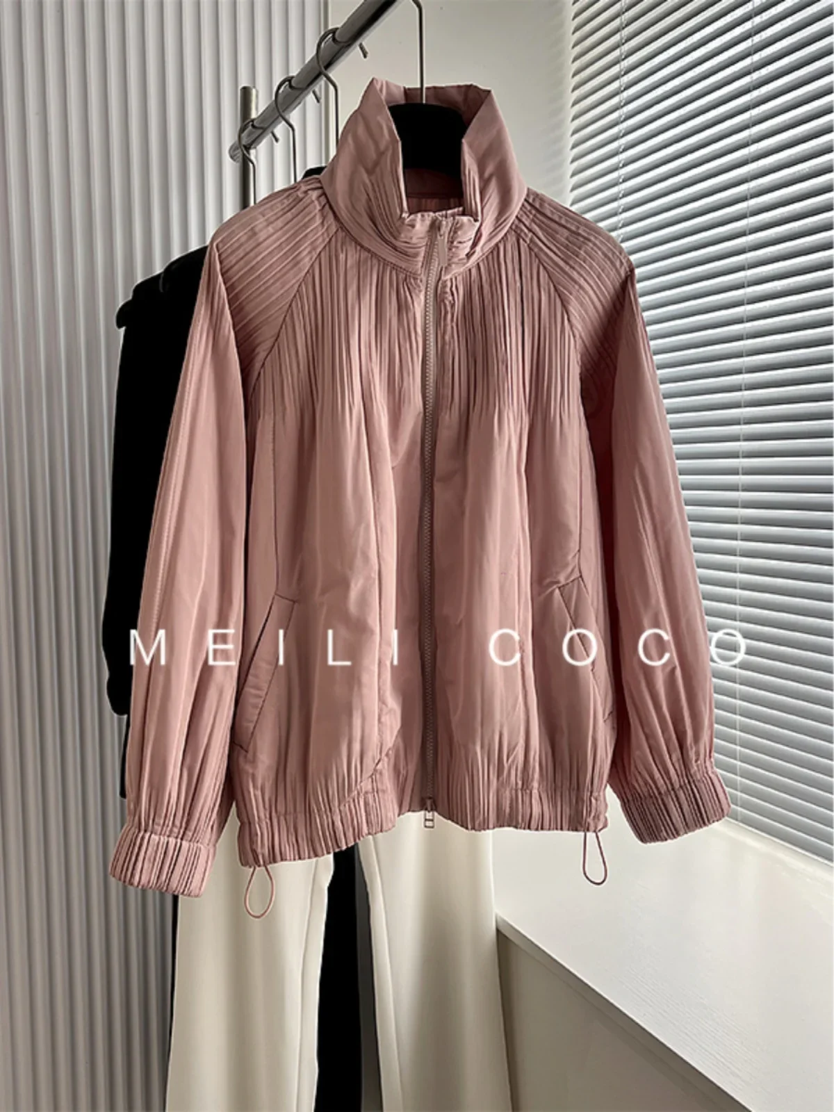 Miyake Solid Color Standing Pocket Nine Sleeve Design Women\'s Jacket 2024 Autumn New Standing Collar Slim Zipper Pleated Top