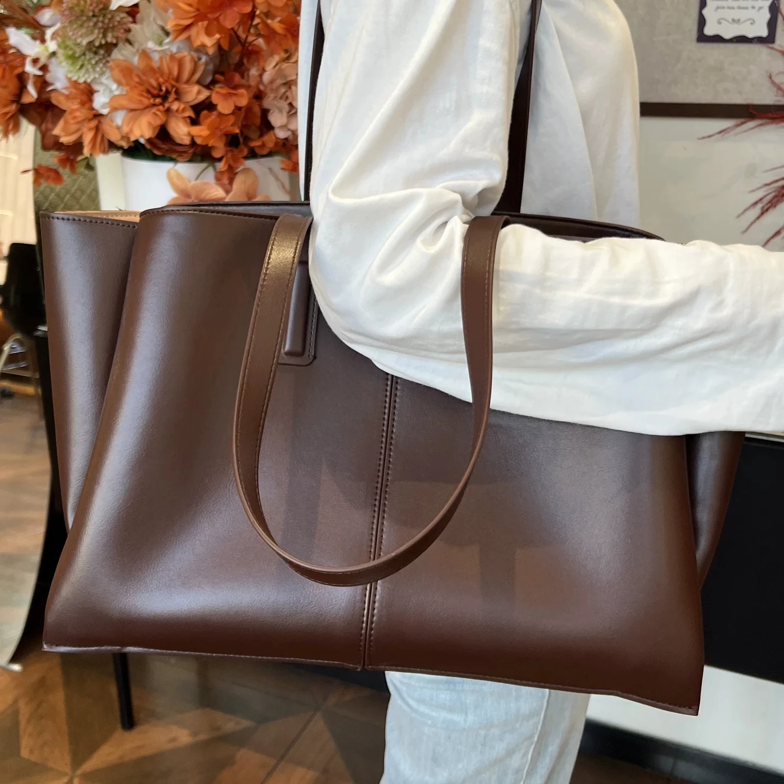 tote bags for woman luxury New Unique Design, Minimal Luxury Large Capacity Single Shoulder Bags, Elegant Daily Commute Handbags