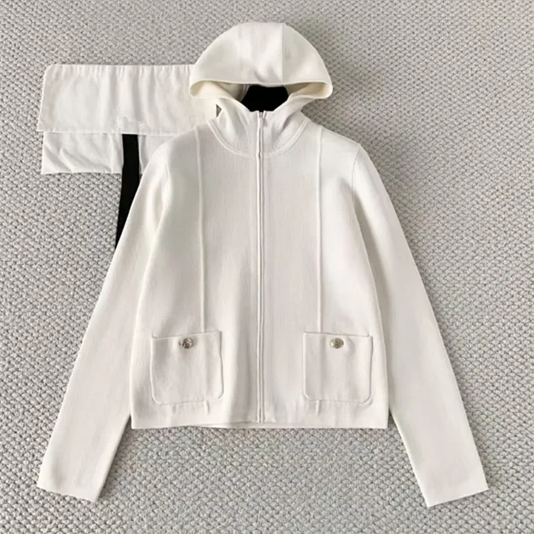 

Индивидуальные новые зимние стили 2025 года, европейско-американская женская одежда, шерстяной вязаный свитер с длинными рукавами и капюшоном на молнии, кардиган