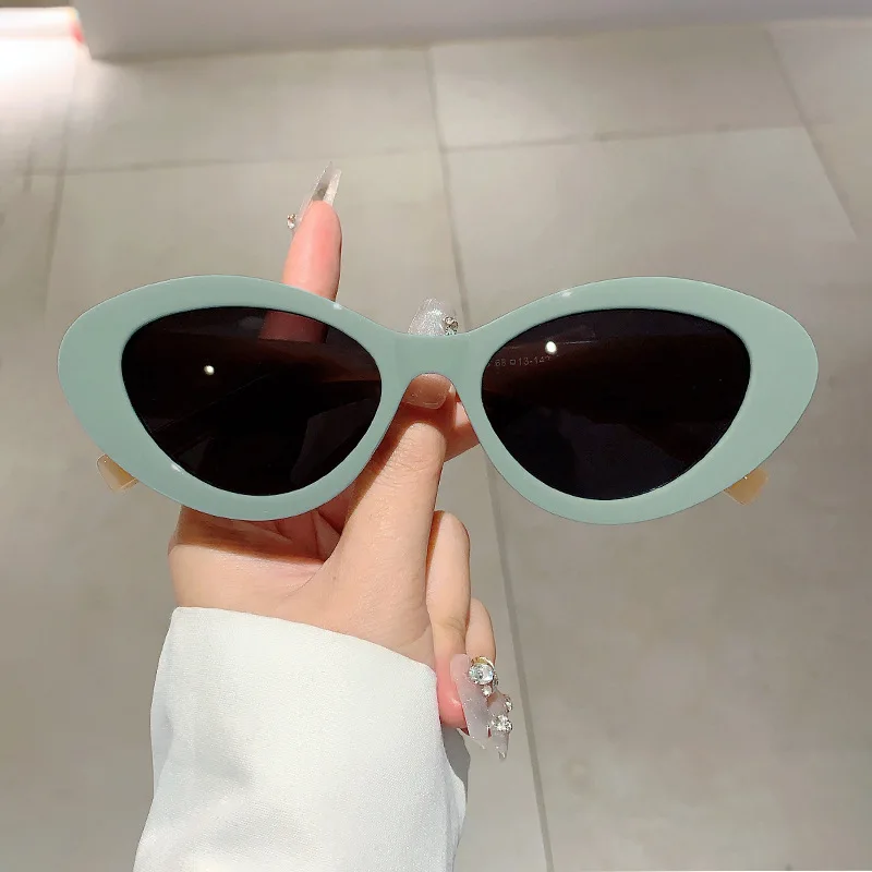 Luxury Brand Designer Vintage Cat Eye Sunglasses Women For Men 2024 Sun Glasses Trendy Punk Popular Jelly Sexy Ladies Eyeglasses