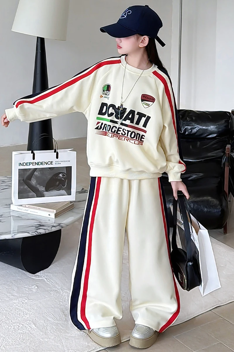 Kinderkleidung Mädchen-Anzug im Rennstil Zweiteiliges Set Buchstabendruck-Sweatshirt und Weite Hose Lässiger Streetwear-Trainingsanzug – Detail 5