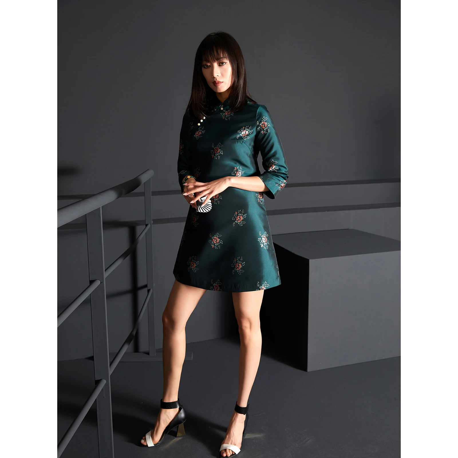 

Короткое платье в ретро-стиле с вышивкой, хлопковое, с цветочным узором, традиционный китайский костюм, подходит для свиданий