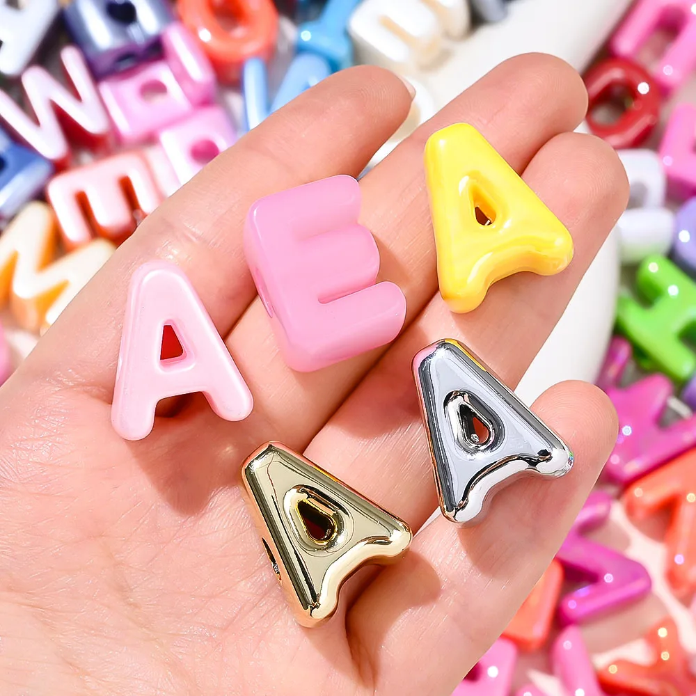 50 Stück goldfarbene Acryl-Buchstabenperlen, glänzende AB-Alphabet-Perlen für DIY-Schmuckherstellung, Armbänder, Halsketten, Schlüsselanhänger, Bastelarbeiten – Detail 3