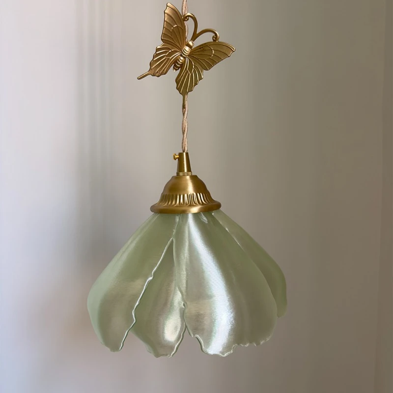 Nordic Vintage Brass Bedside Pendant Light Green Butterfly Petal Decor Hanging Lamp Pendant Lighting for Dining Room Bedroom E27