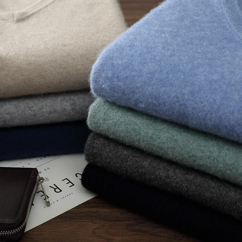Maglione da uomo lavorato a maglia 100% cashmere Autunno e inverno Scollo a V Tinta unita Business Casual Base Maglione Abbigliamento da uomo di lusso leggero