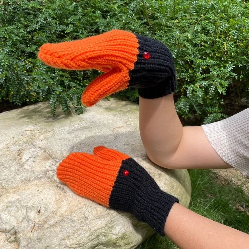 Autumn/Winter Unisex Creative Goose Swan Shape Knitting Gloves Cold-Proof Warm Full Finger Cartoon Animal Soft Mittens