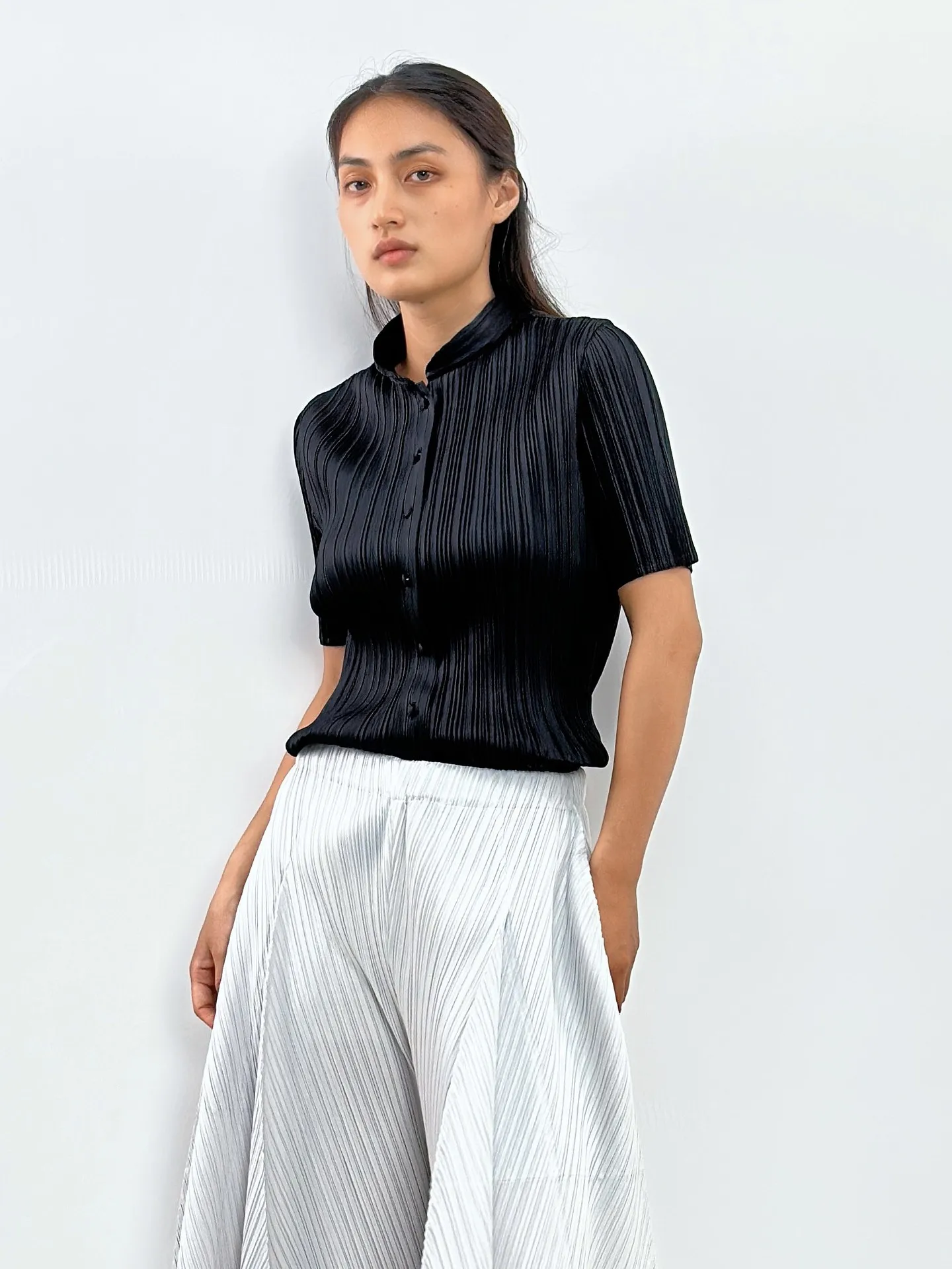 เสื้อเชิ้ตผู้หญิงลำลอง สีพื้น ปกคอปก แขนสั้น ติดกระดุมแถวเดียว ผ้าระบายอากาศได้ดี สวมใส่สบาย แฟชั่น