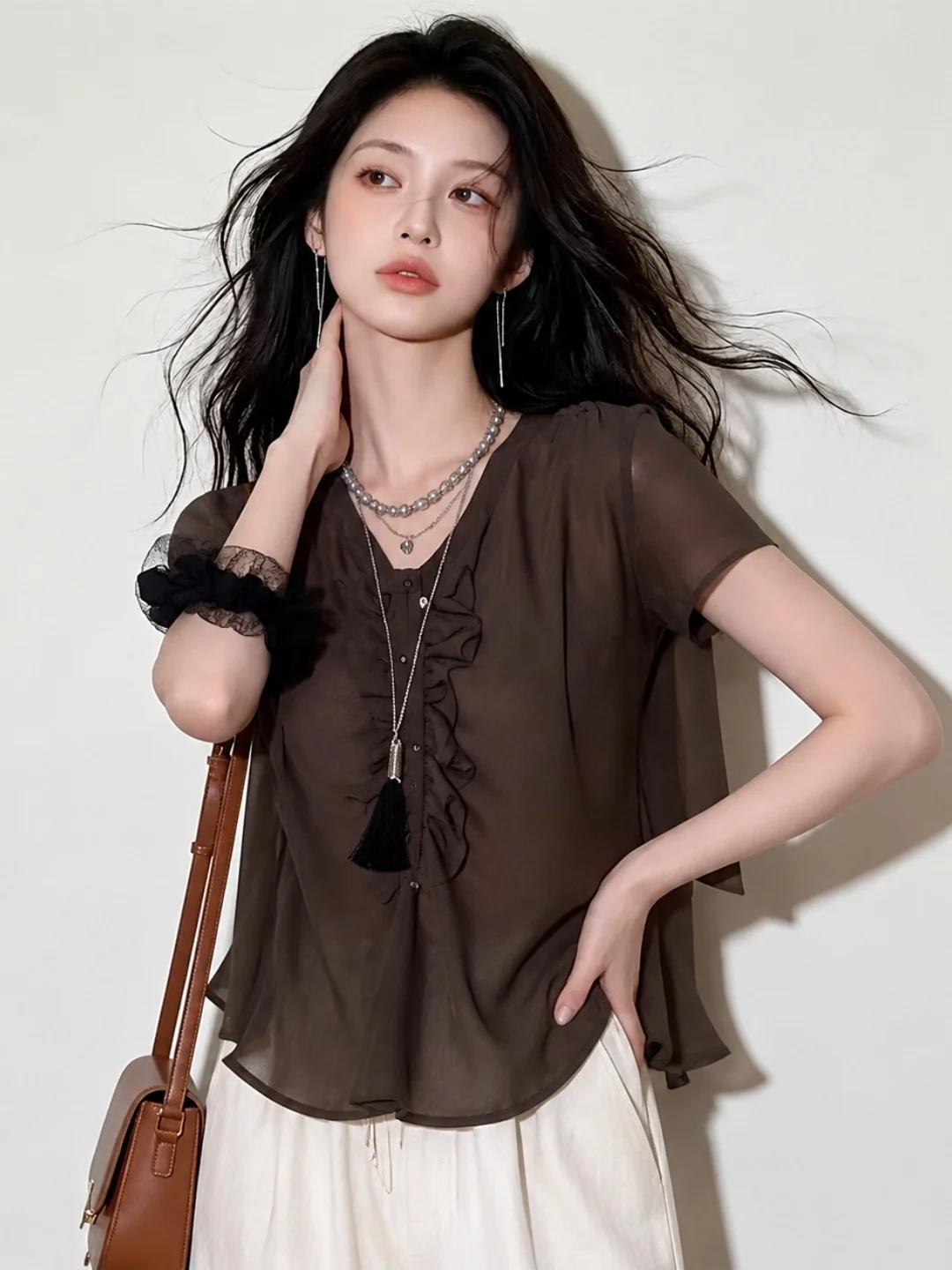 

Chic Short Sleeve Shirt Women's Fashionable Versatile Korean Style Summer 2026 Poised Age-Defying Top Straight Cut Commute In...