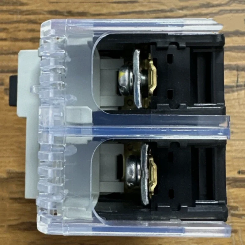 

Автоматический выключатель в литом корпусе BW32AAG-2P015 BW32AAG-2P010 BW32SAG-3P020