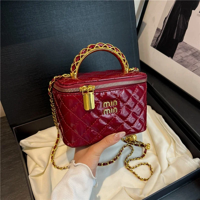 

Head-Turning Style Designer Diaper Bag For Women Luxury Leather Tote Elegant Crossbody Bag Stylish Remarkable