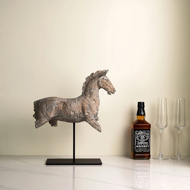 Modern Style Home Decoration Sculpture Art Home Decor Resin Galloping Flying Horse Ornament
