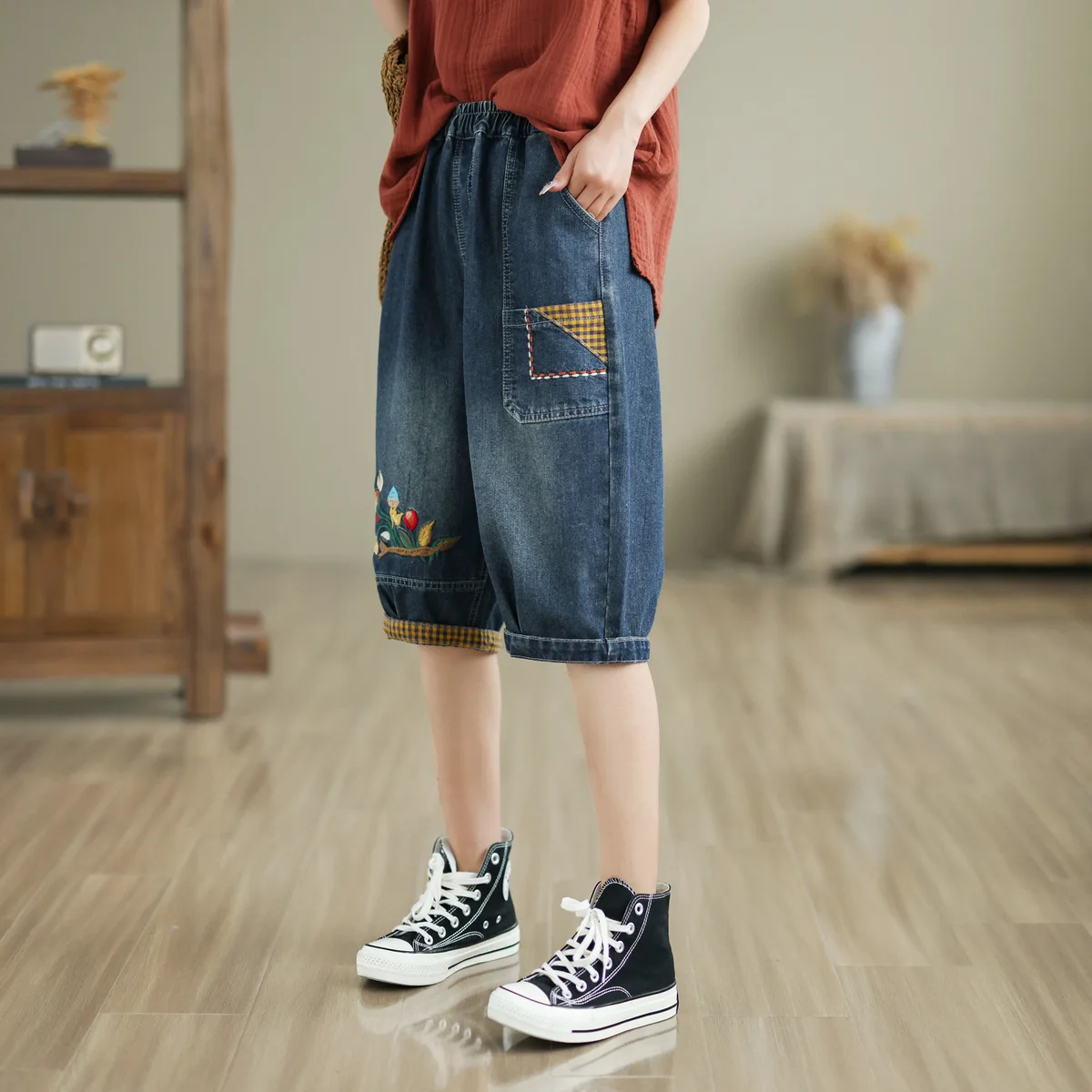 Summer women\'s clothing vintage design elastic waist cartoon embroider denim cropped pants woman summer jean fifth pants