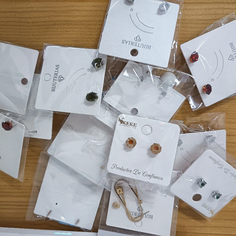 

Savior for Indecision! Random 1/10/30pcs Surprise Accessories (Simple Necklaces, Earrings, Bracelets, Hairpins) - Easy To Match