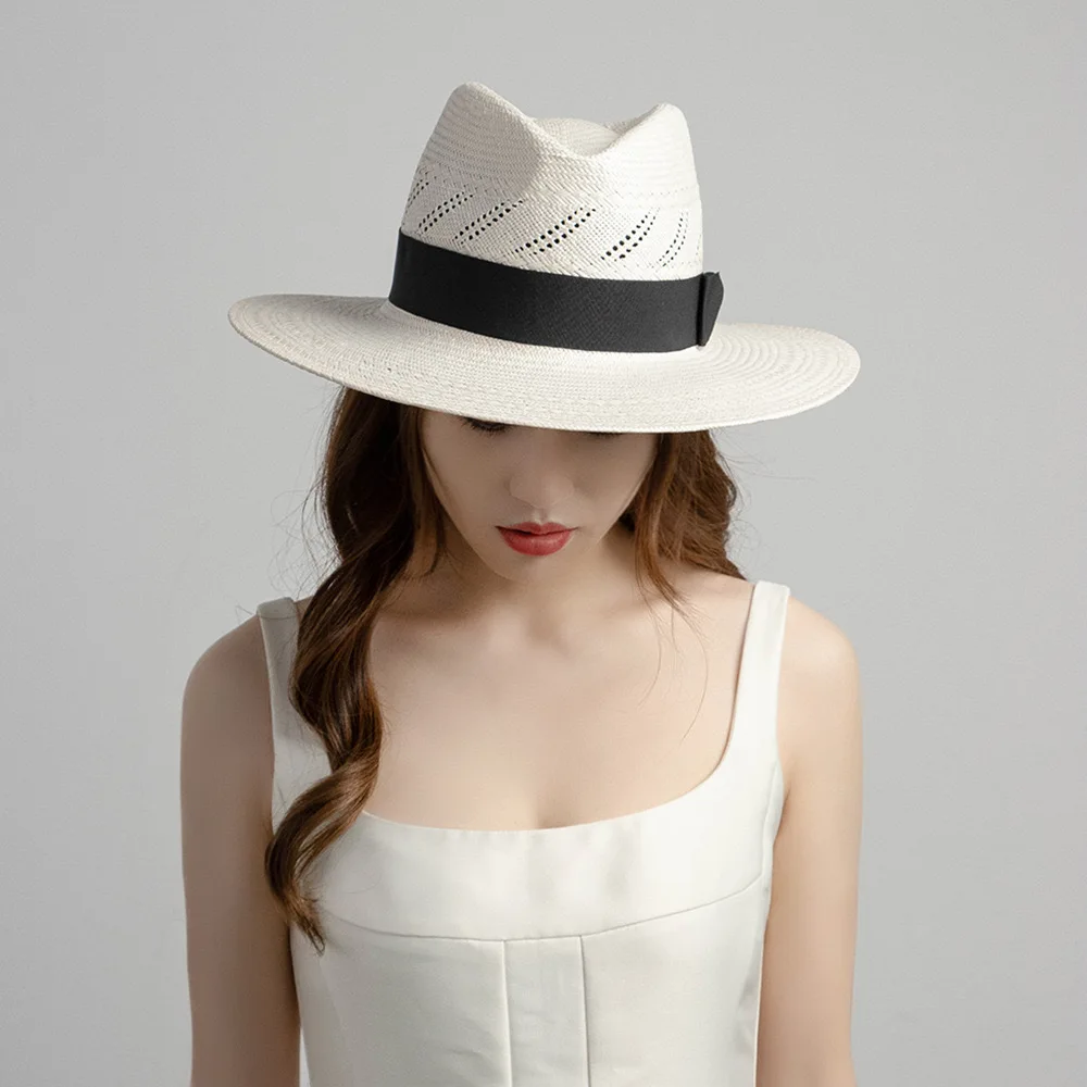 مصمم الأزياء الأبيض الفاخرة بنما القش قبعة المرأة اليدوية جوفاء خارج واسعة حافة الجاز قبعة فيدورا Sunhat قبعة الزفاف Chapeu