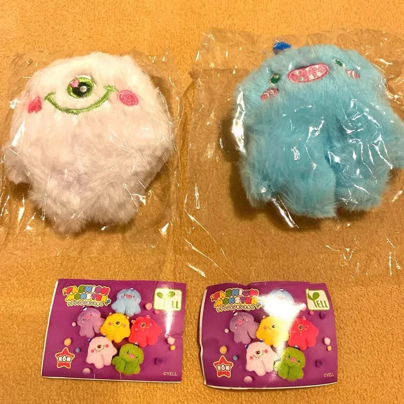 YELL Gashapon FASHION MONSTER-Peluche Qversion, Mini Anime Action Figure, Modèle Jouets, Dessin Animé Rick Collection, Cadeaux Originaux