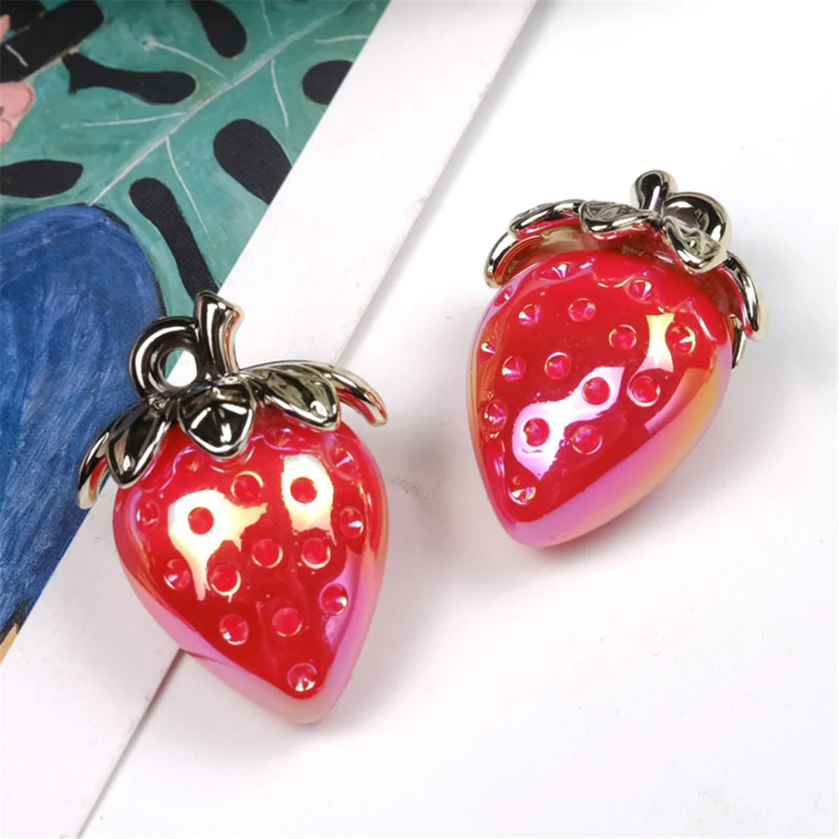 Kawaii Cute Fruit Strawberry Beads 32*24 mm Red Lovely Beads Colorful Acrylic DIY Phone Earring Jewelry Accessories Gifts