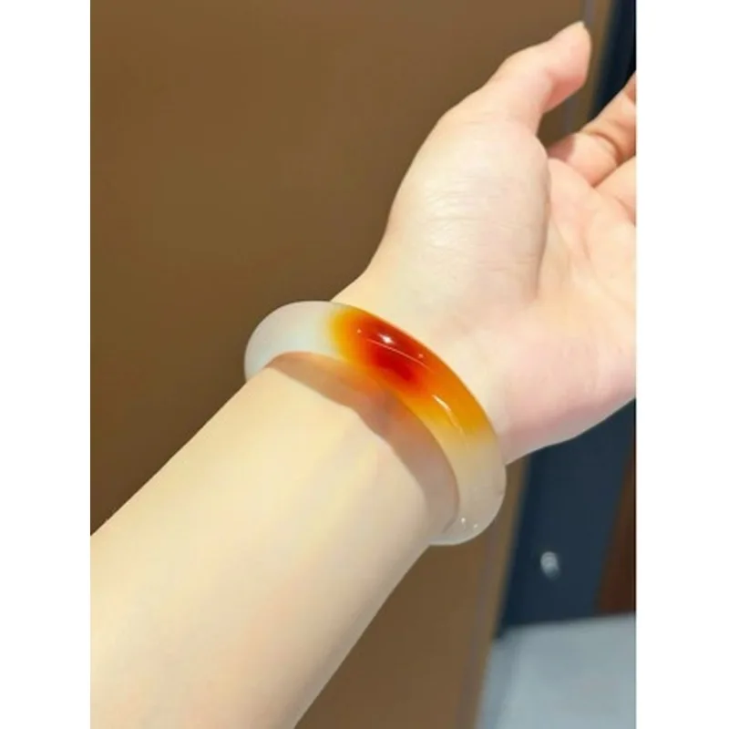 -quality , high-transparency gradient color chalcedony for women, genuine red agate bracelet