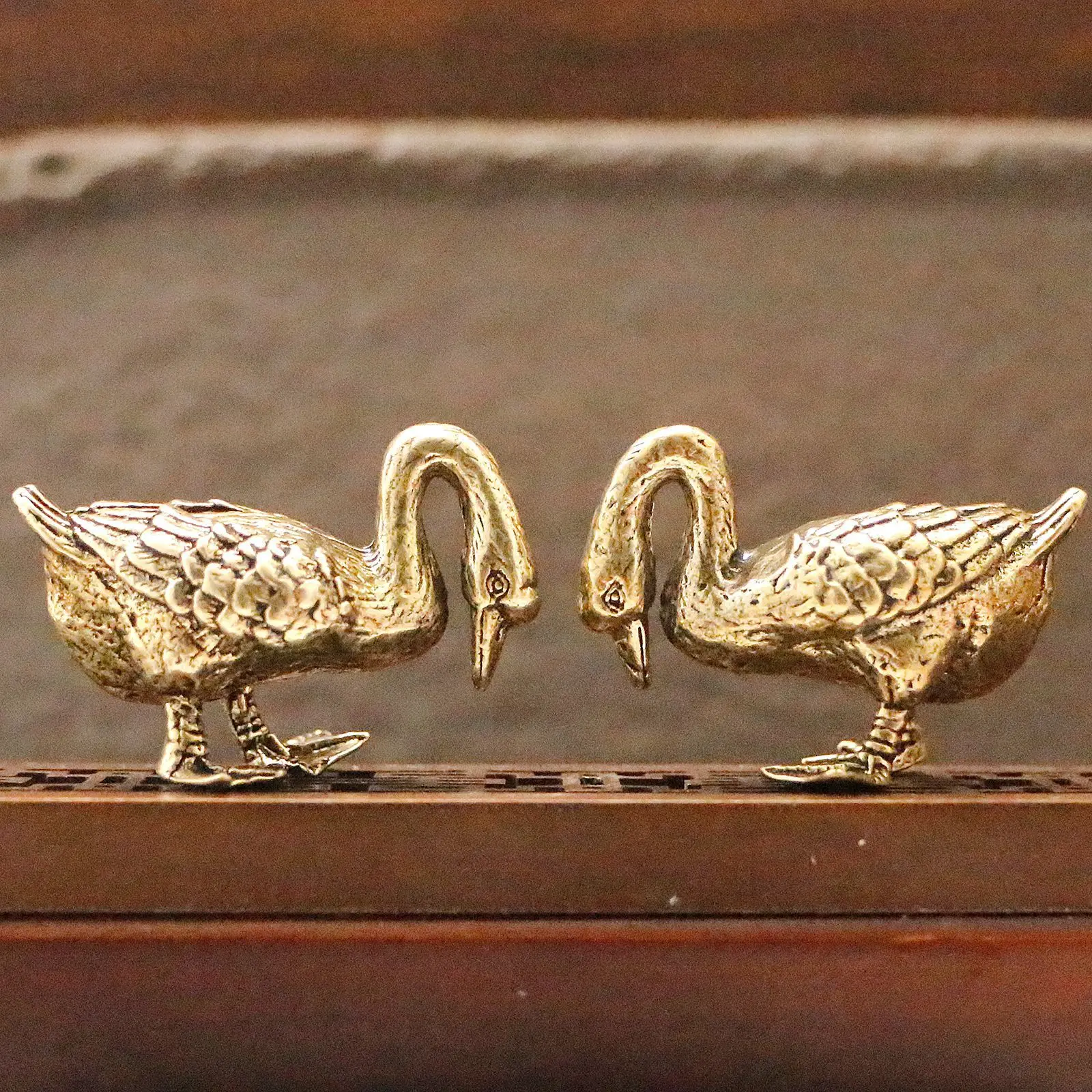 1pc Bronze handicrafts, antique brass pairs of goose ornaments, tea mats, tea pets, home office decoration ornaments