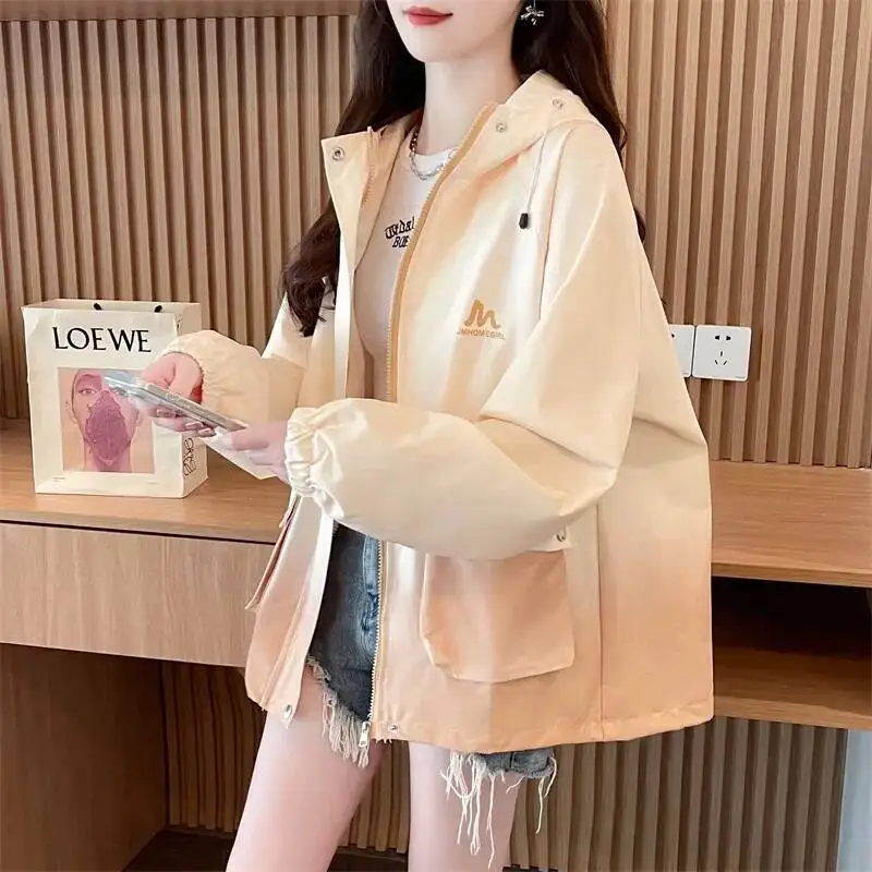 

Women's Hooded Jacket Spring Autumn Gradient Color Design Fashionable Sleeveless Outerwear For Plus Size Women